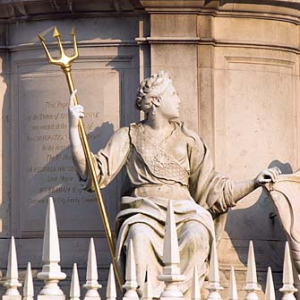 Londyn City, pomnik Queen Anne przed katedrą św. Pawła.